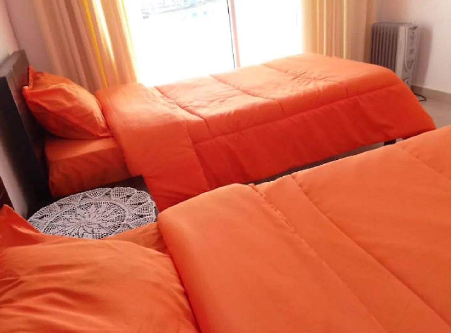 Une chambre à lits jumeaux